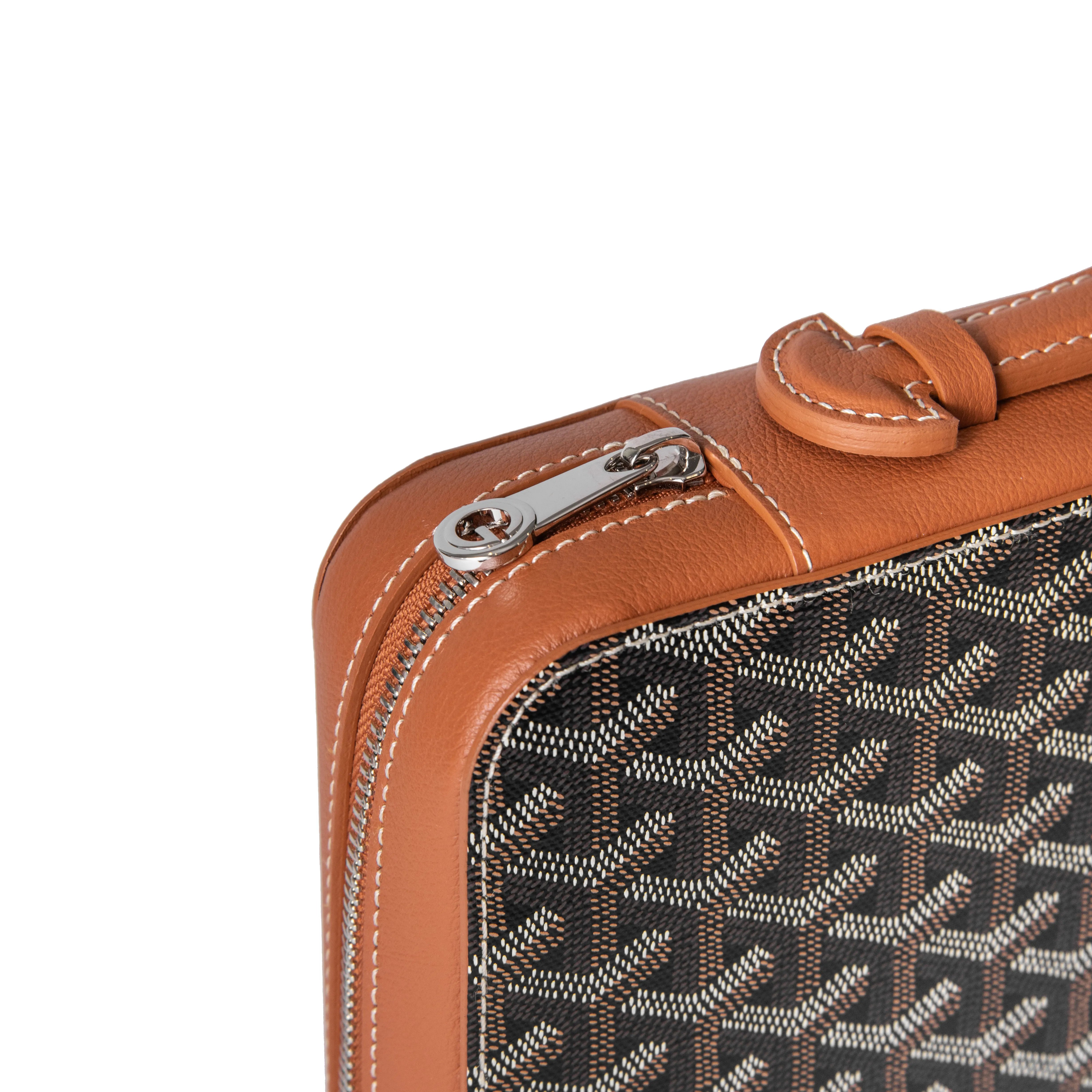 Zipper View of Goyard Compagnon Universel A4